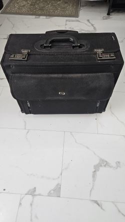 Solo Laptop Traveling Suitcase 