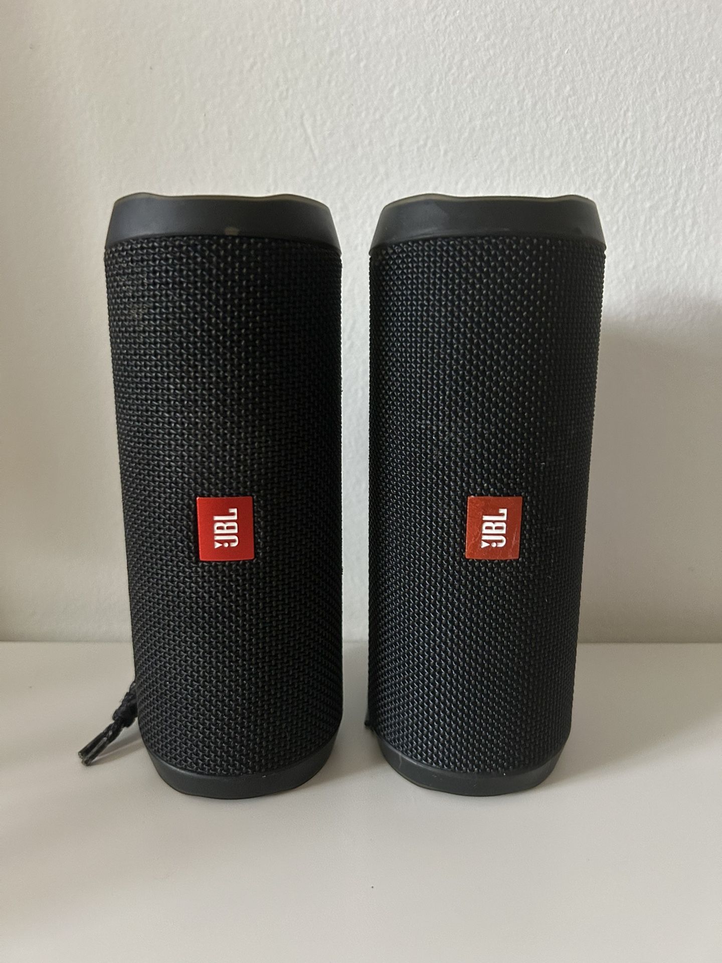 JBL Flip 4 Speakers