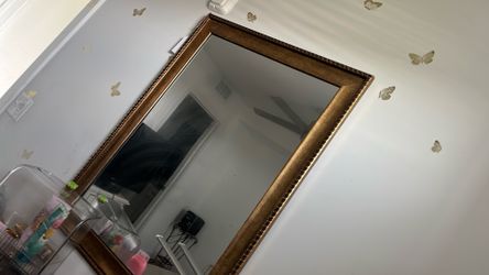 Gold mirror