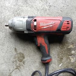 Milwaukee 1/2" Corded impact Wrench 