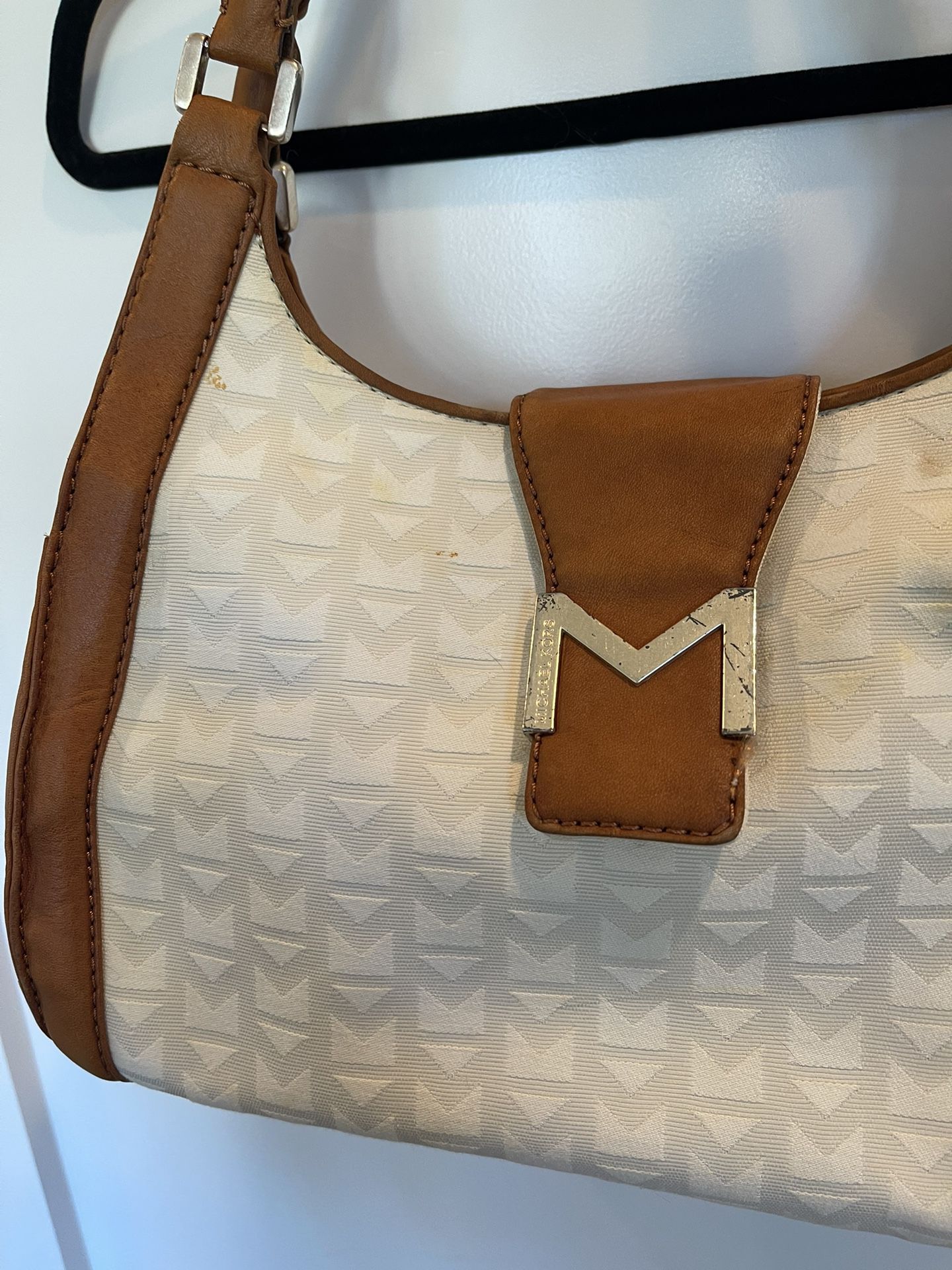Michael Kors Vintage Monogrammed Canvas and Leather Hobo Purse for Sale in  Murfreesboro, TN - OfferUp