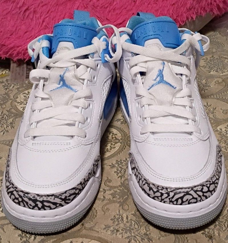 Kids Jordans 5.5Y