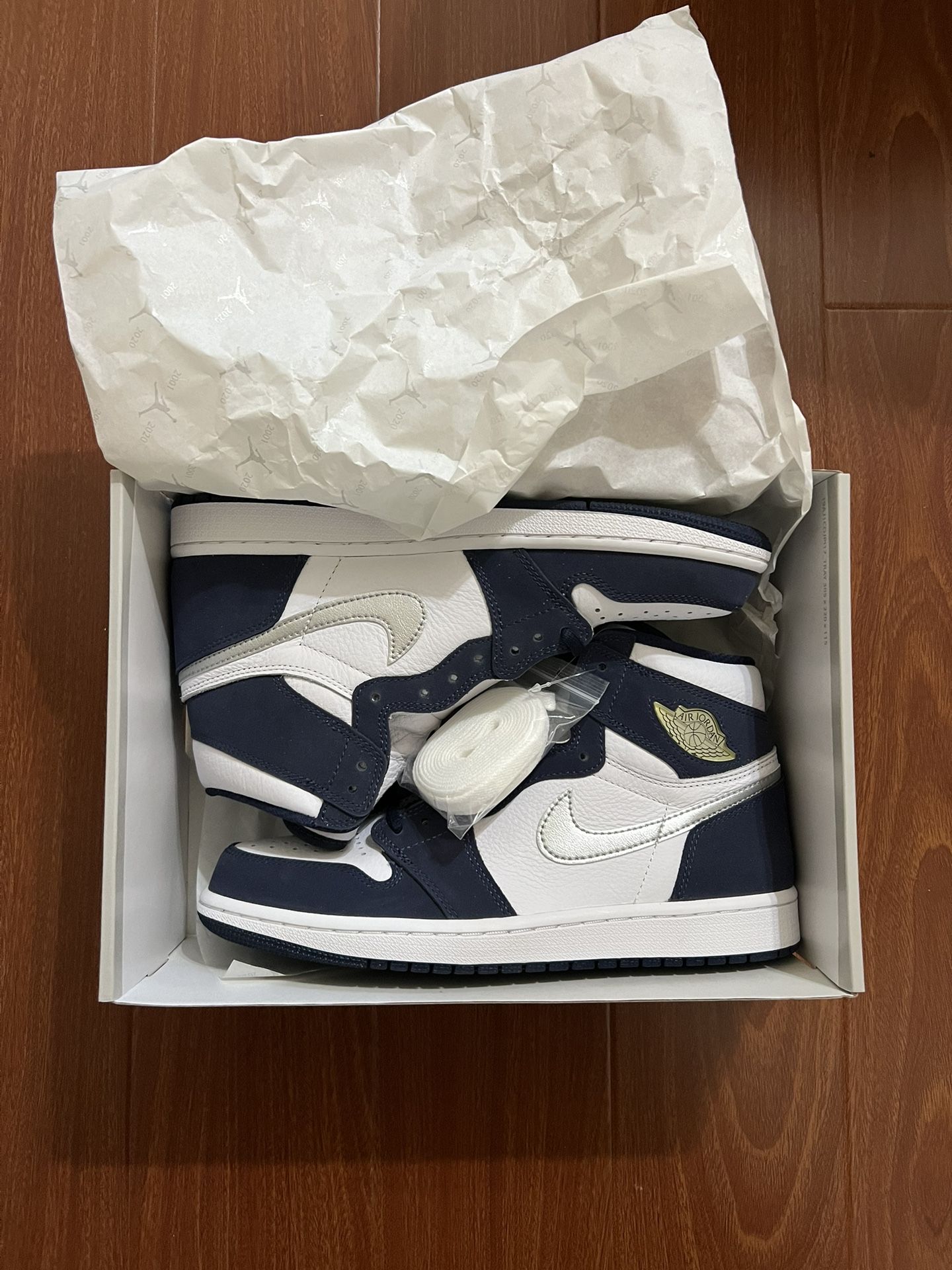 Jordan 1 Midnight Navy Size 9 Men’s Brand New!