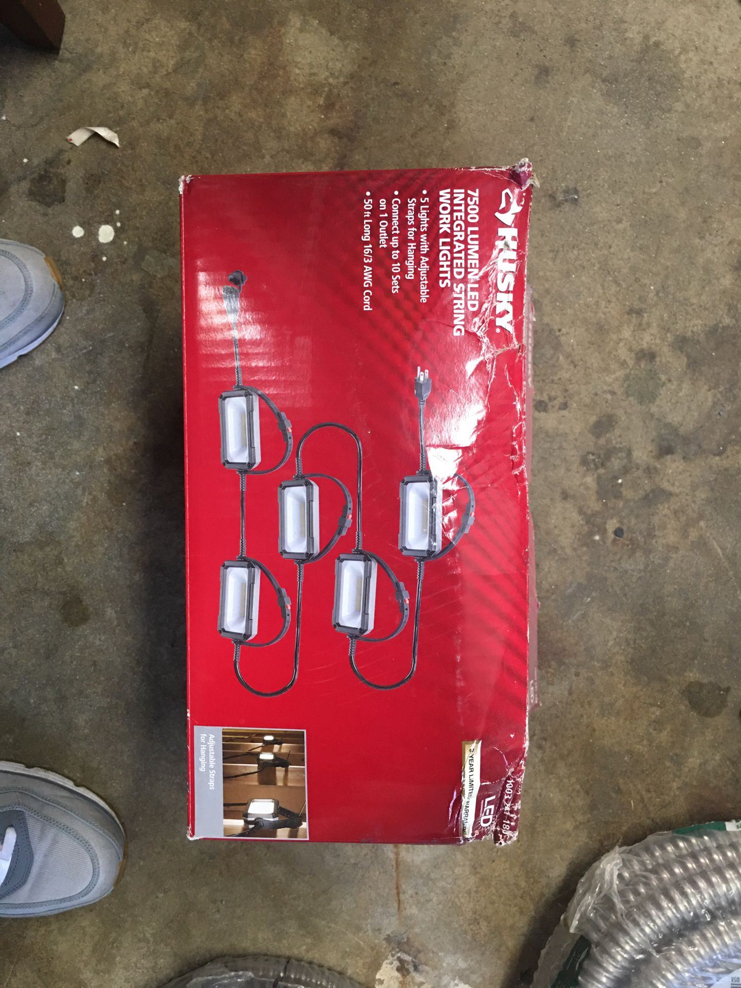 Husky 7500 lumen led integrated string work lights