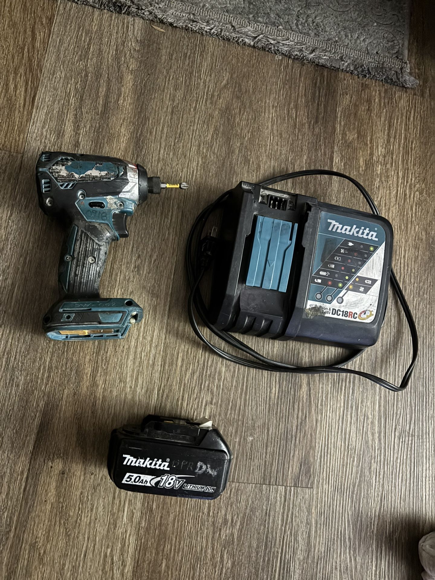 Makita Drill/battery18 V/ Charger