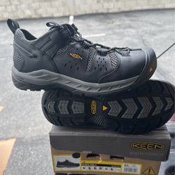 Size 8.5 Safety Toe Work Shoe 