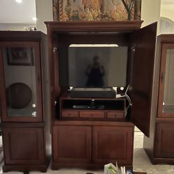 TV Sony And Cabinets Bundle