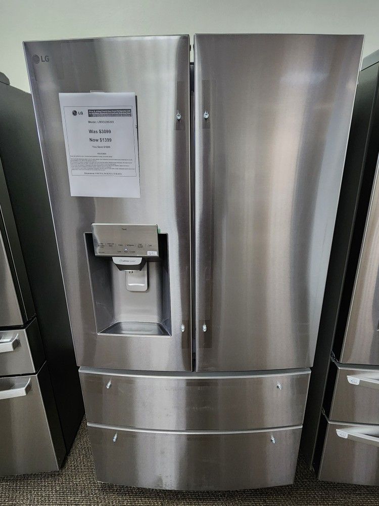 28 cu. ft. 4-Door French Door Smart Refrigerator with
Ice and Water Dispenser in PrintProof Stainless Steel