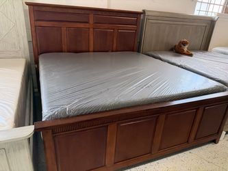 King size mattress and box spring set and bed