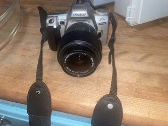Vintage Minolta Maxxum STsi 35mm SLR film camera