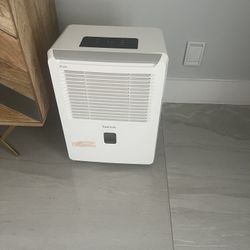 Dehumidifier 