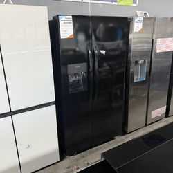 Frigidaire - 25.6 Cu. Ft. Side-by-Side Refrigerator with EvenTemp Cooling System - Black 🖤