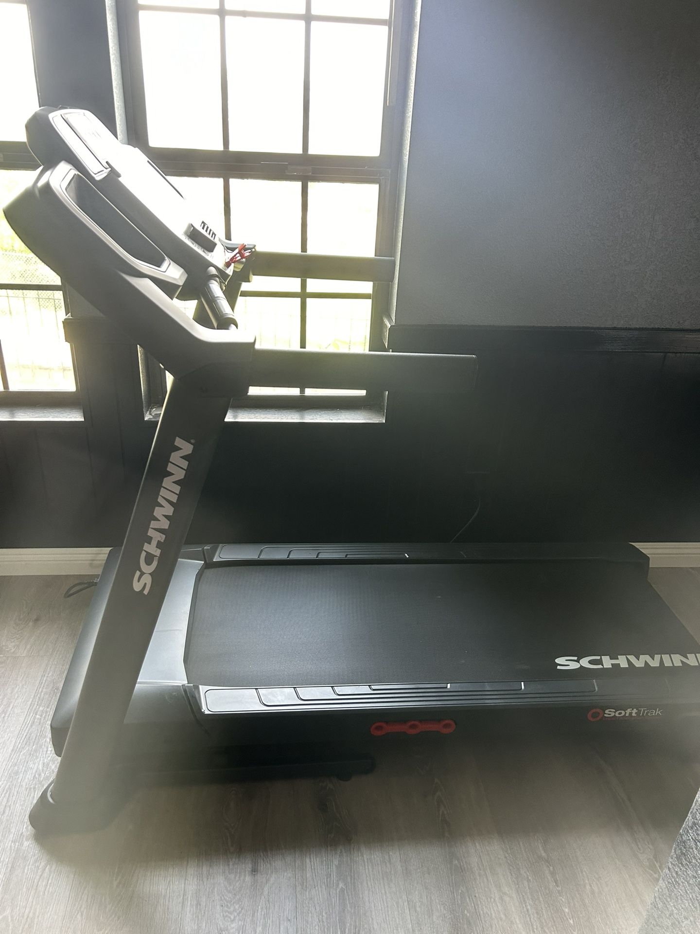 Schwin 810 Treadmill