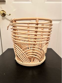 Natural rattan wicker basket planter