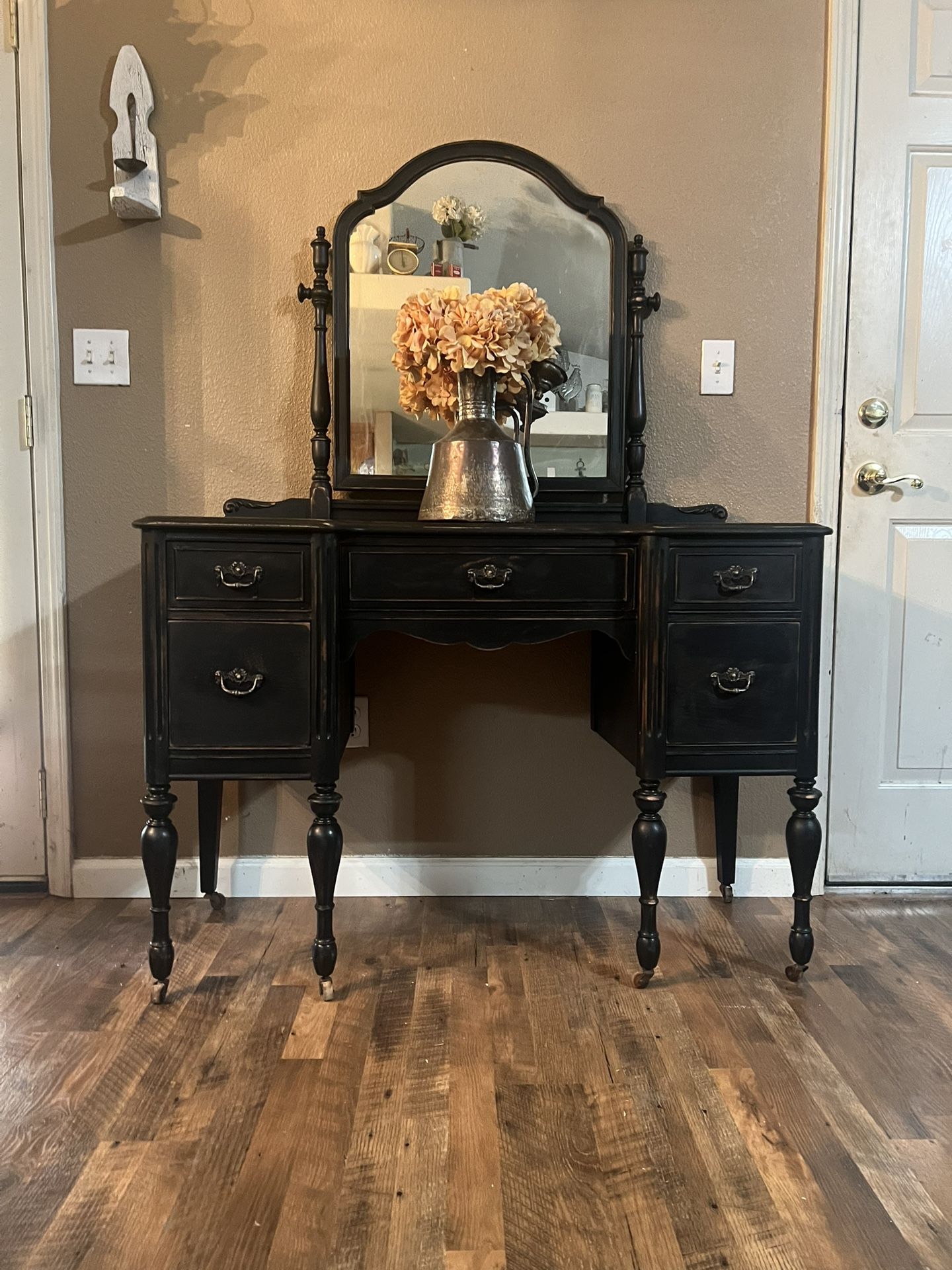 Beautiful Refurbished Antique Vanity With Mirror Please READ The Post Below 👇