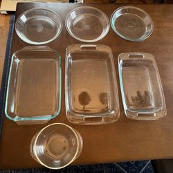 Lot Of 7 Glass Pyrex Baking Dishes Pie Mixing Bowl  And More 