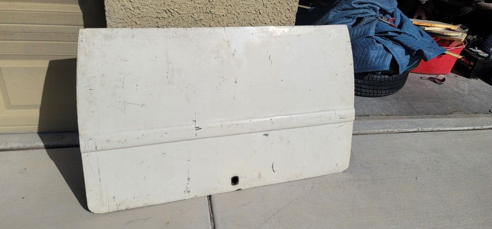 VW Parts - No Window Hatch. Early