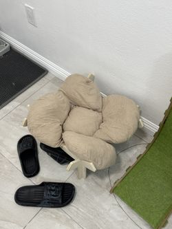 New Cat Bed/Sofa Wooden Raised Pet Sofa, with Fluffy Cushion, Indoor Raised Leisure Chair for Cats And Small Dogs, Cat Furniture, Modern Pet Furniture