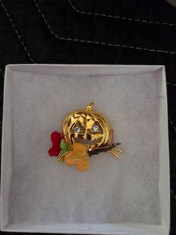 Pumpkin pin