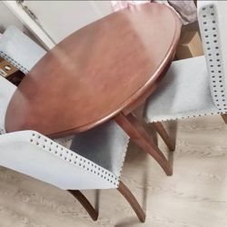 Dining Room Table 4 Chairs Good Condition 