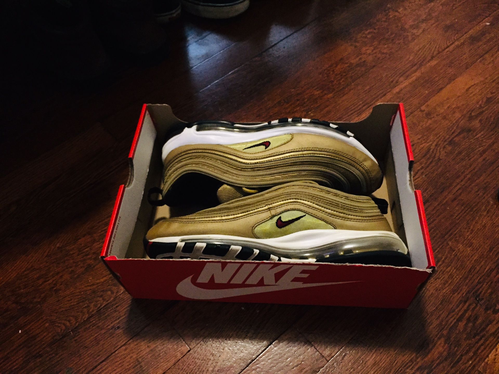 Air Max 97 metallic gold