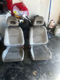 No rips Ls Integra seats $80