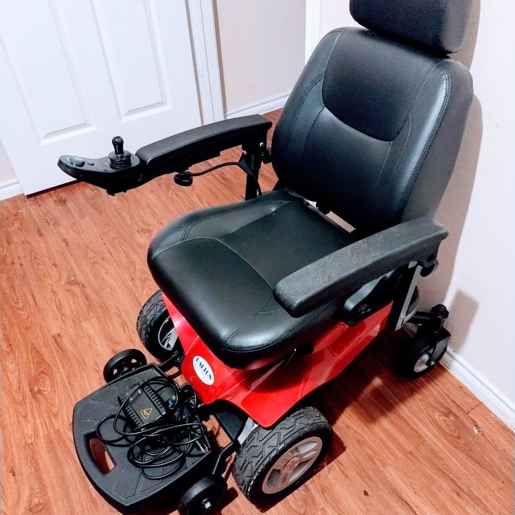 Great Condition Dalton Motorized Chair