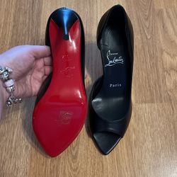 Christian  Louboutin  New Black 35,5