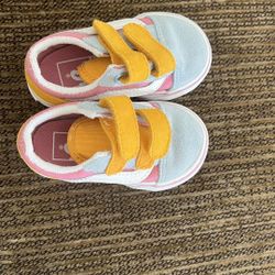 Infant Vans Old Skool – Size 4 - $25