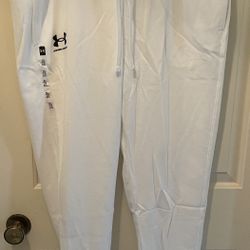 NWT-Underarmor Womens Rival Terry Jogger- XL- Loose-White- MSRP $50