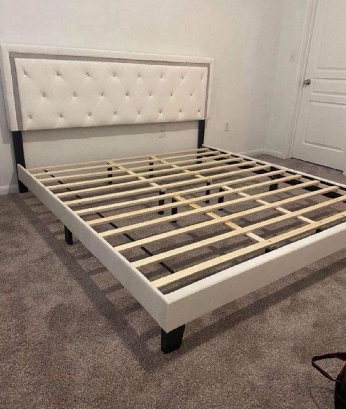 NEW IN BOX White Fabric Platform King Size Bed Frame