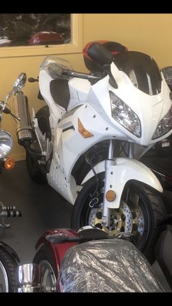 Brand new 250cc sports bike on blow out special