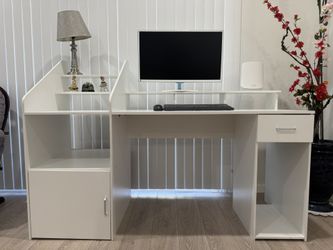 Desk/computer Table
