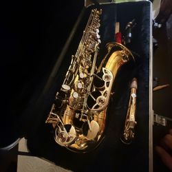 Selmer as500 alto saxaphone.