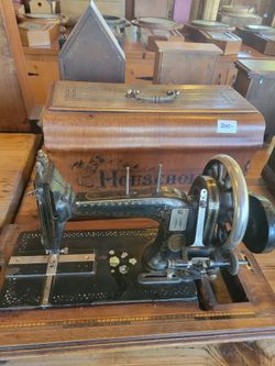 Antique Hand Cranked Sewing machine