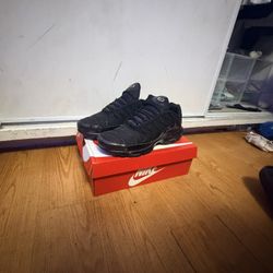 Nike Air Max Plus-black