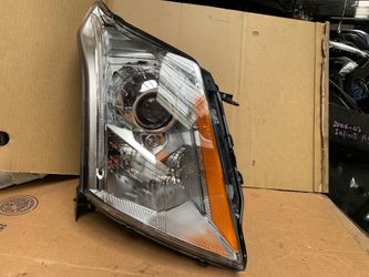 Right Headlight Cadillac SRX , 2010-14