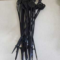 Bundle of 25 plastic flower or plant markers in all Black. 
Each one measures 16" inches long. PRICE IS FOR 25. Cash 💸 only, please. Front Door P/U