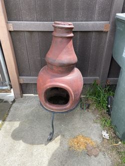 Clay Chimenea