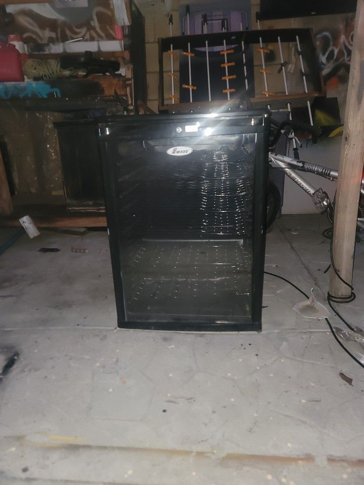 Ewave Mini Fridge