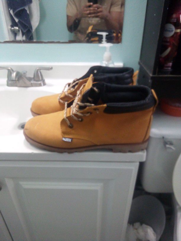 Alpex Electrician Boots From Colombia Size 11