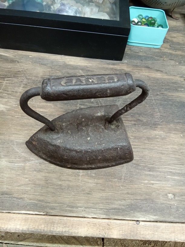 Old Antique Cast Iron Jakes Sad Iron