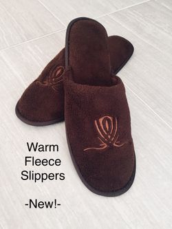 Warm fleece brown house slippers with embroidered logo - Unisex - New!
