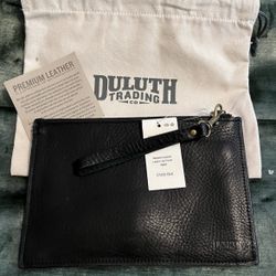NEW  Leather Zip Pouch Wallet