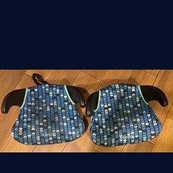 2 Car seats