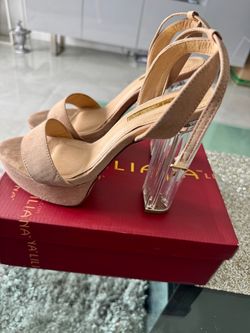Women’s shoes