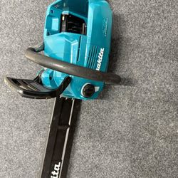 Makita 40v Chainsaw (Tool Only)