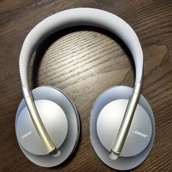 Bose Headphones 700

