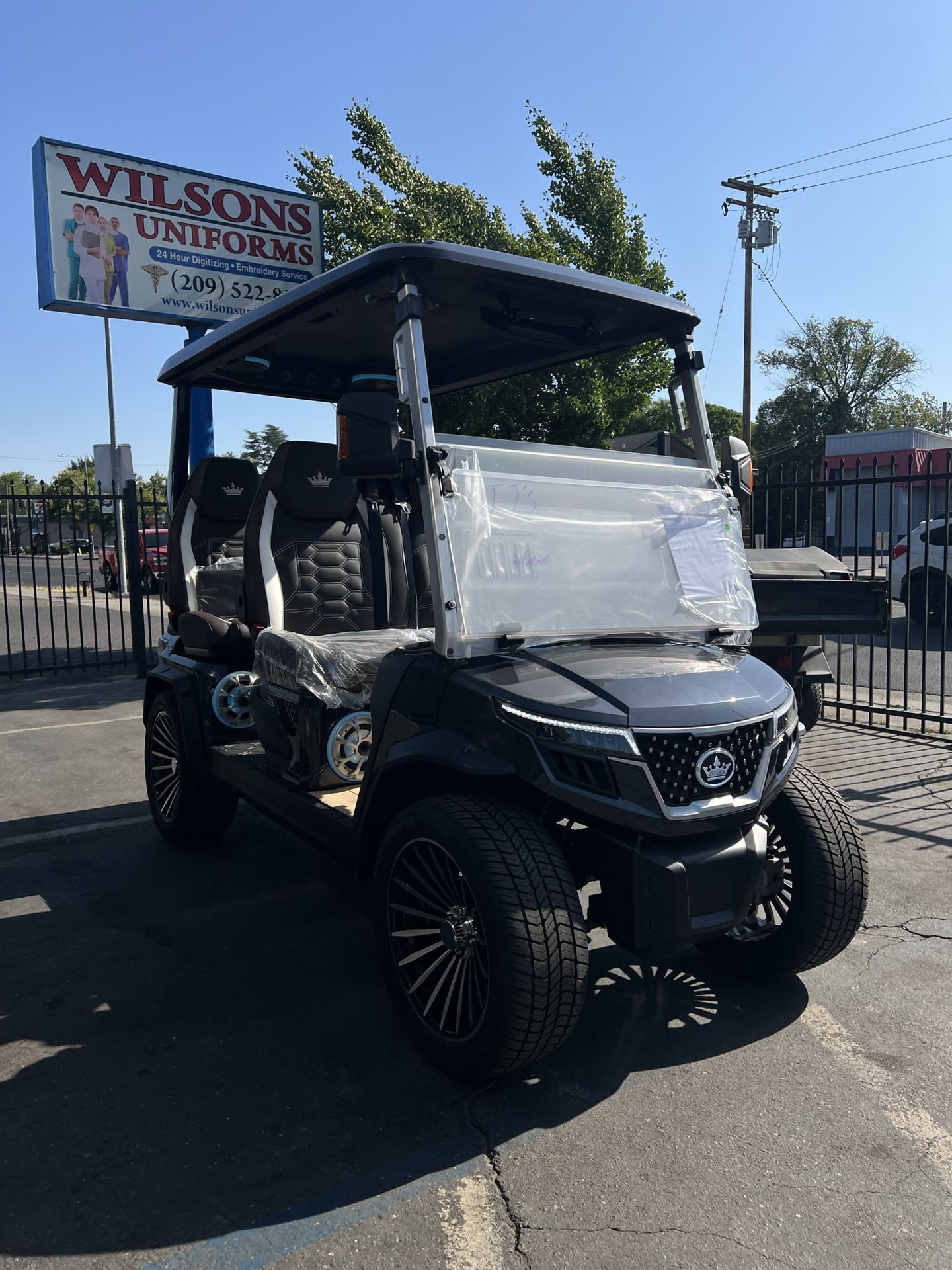 2025 Evolution D-MAX GT4 Golf Cart