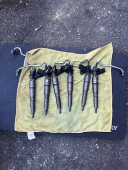 335D BMW Fuel injectors diesel OEM (2009-12)